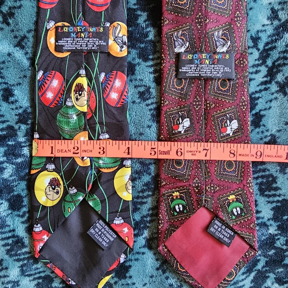 The Looney Tunes characters ties set of‎ two